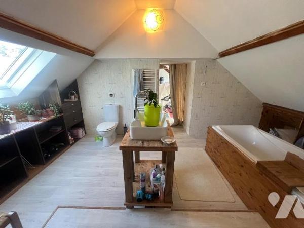 A VENDRE - MESQUER -EMPLACEMENT IDEAL : A PROXIMITE IMMEDIATE DU BOURG ET PROCHE PLAGE - MAISON...