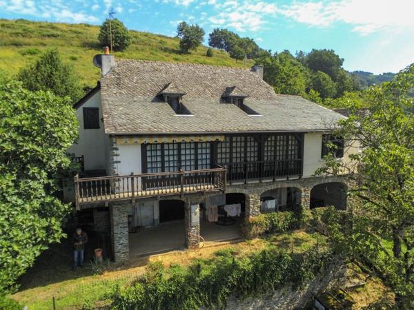Maison avec vue dominante Vieillevie