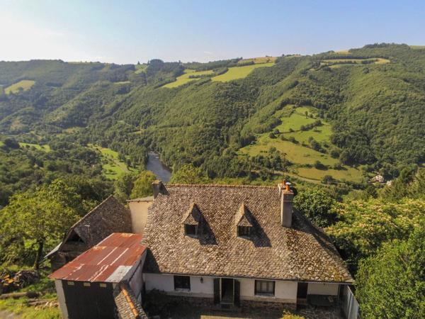 Maison avec vue dominante Vieillevie