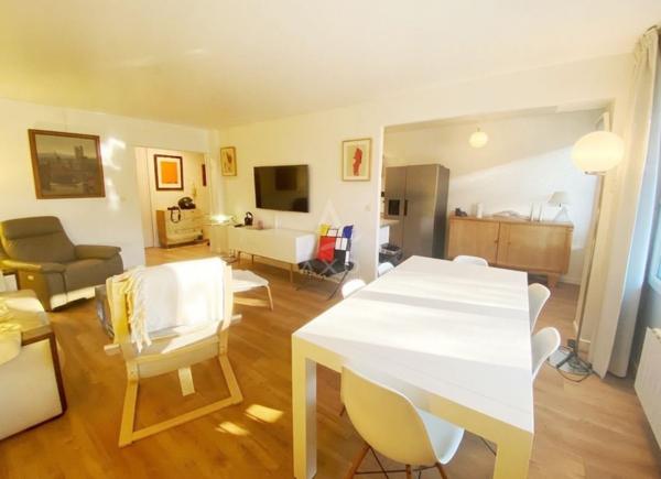 SURESNES/ PUTEAUX. Dans un immeuble de standing, Appartement de 3 pièces totalement rénové avec cave et parking.