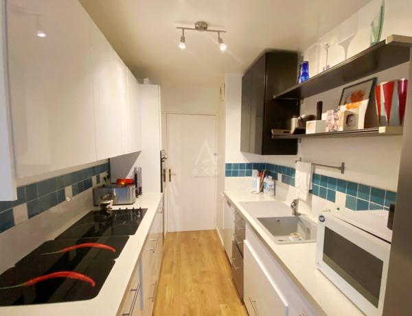 SURESNES/ PUTEAUX. Dans un immeuble de standing, Appartement de 3 pièces totalement rénové avec cave et parking.