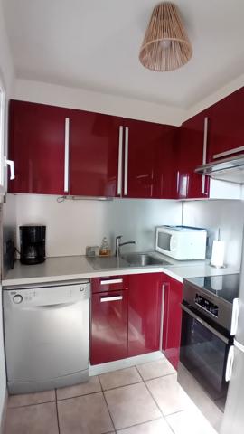 Maison à louer Biscarrosse : 4 pièces, 78m² avec 3 chambre(s) à 1 350€ - AJP Immobilier Biscarrosse