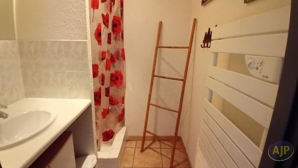 Maison à louer Biscarrosse : 4 pièces, 78m² avec 3 chambre(s) à 1 350€ - AJP Immobilier Biscarrosse