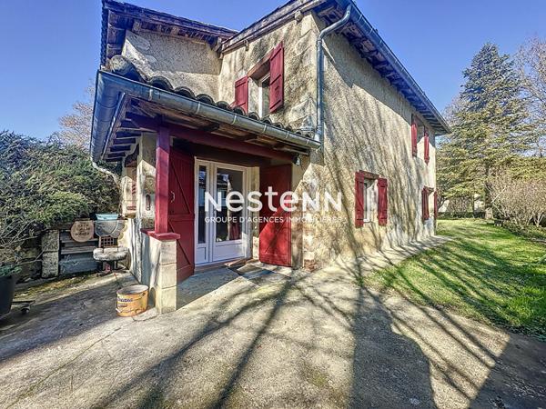 Maison en pierre Roquelaure à vendre 7 pièces jardin arboré et piscine