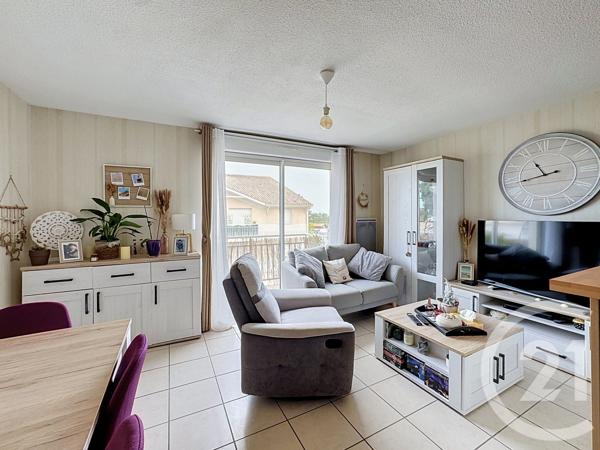 Appartement T3 à vendre  3 pièces - 53,58 m 2   GUJAN MESTRAS  - 33