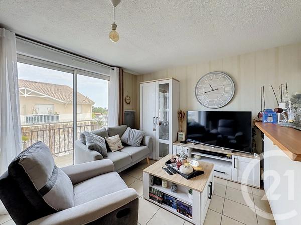 Appartement T3 à vendre  3 pièces - 53,58 m 2   GUJAN MESTRAS  - 33