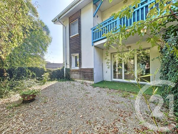 Appartement T3 à vendre  3 pièces - 53,58 m 2   GUJAN MESTRAS  - 33