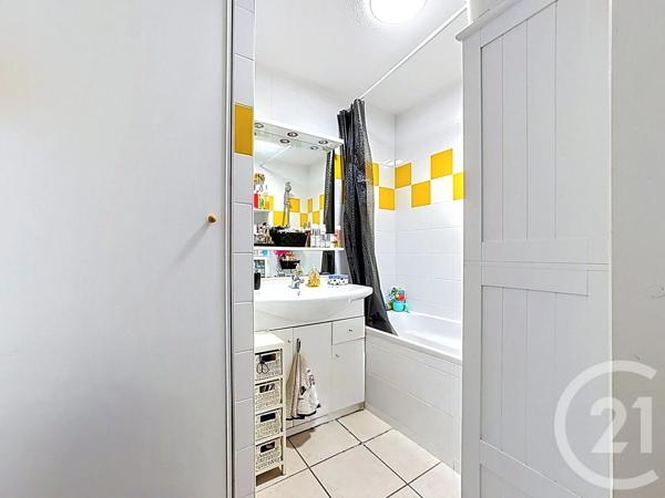 Appartement T3 à vendre  3 pièces - 53,58 m 2   GUJAN MESTRAS  - 33