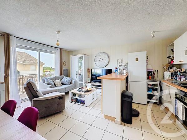Appartement T3 à vendre  3 pièces - 53,58 m 2   GUJAN MESTRAS  - 33