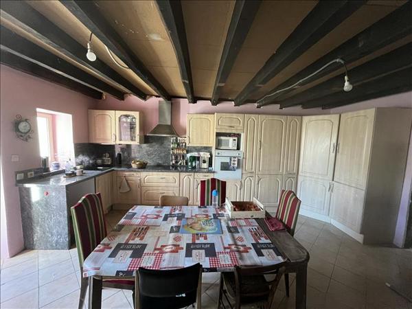 Maison à vendre |  Saint-Vaury |  7 pièces | 151 m²