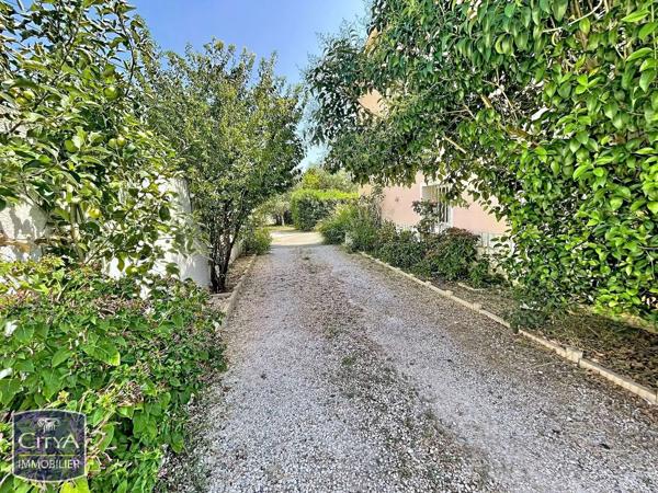 Maison à vendre 10 pièces 302m² Marignane (13700)