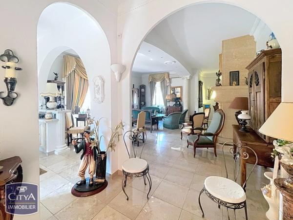 Maison à vendre 10 pièces 302m² Marignane (13700)