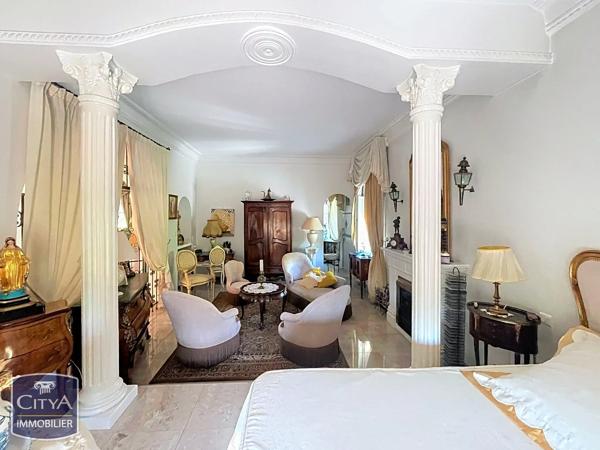 Maison à vendre 10 pièces 302m² Marignane (13700)