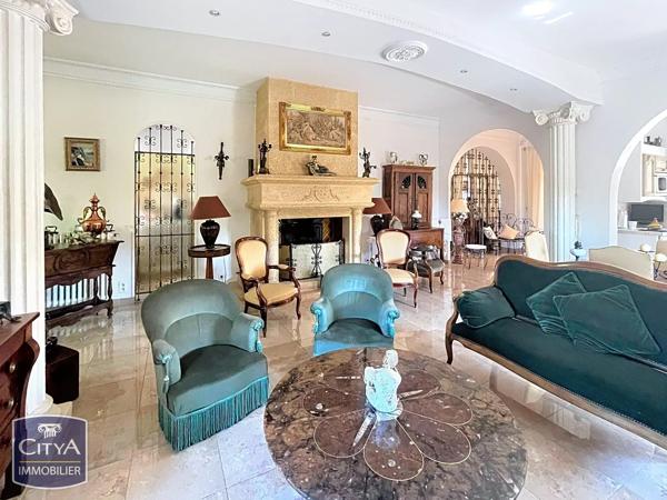 Maison à vendre 10 pièces 302m² Marignane (13700)