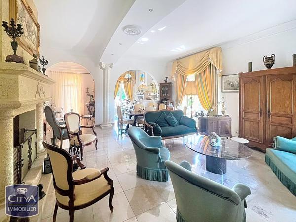 Maison à vendre 10 pièces 302m² Marignane (13700)