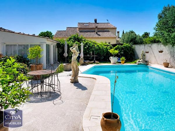 Maison à vendre 10 pièces 302m² Marignane (13700)