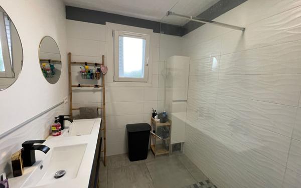 Maison à vendre    5 pièces •  Chavanoz