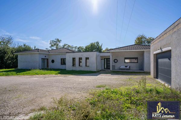 47450 COLAYRAC SAINT CIRQ Maison contemporaine de plain pied avec piscine à Colayrac