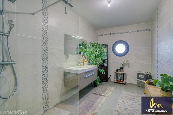 47450 COLAYRAC SAINT CIRQ Maison contemporaine de plain pied avec piscine à Colayrac