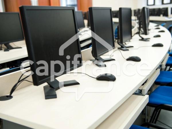 Local/bureau Bail à céder SEGRE (49) boutique de 130m2 divisible en bureaux