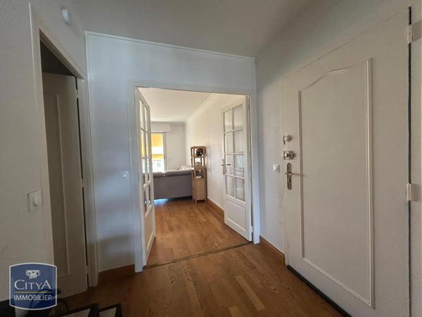 Appartement à louer 3 pièces 71.56m² Laval (53000)