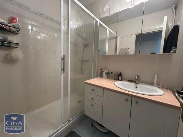 Appartement à louer 3 pièces 71.56m² Laval (53000)