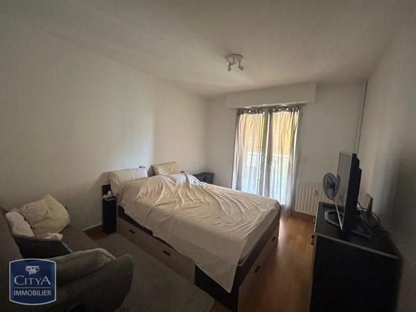 Appartement à louer 3 pièces 71.56m² Laval (53000)