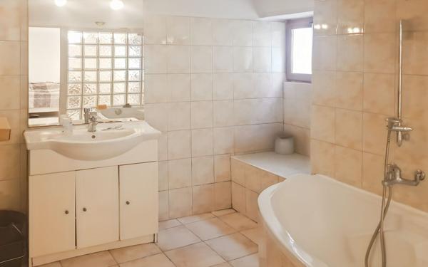 Appartement à vendre    2 pièces • 56,22 m2 Lambesc