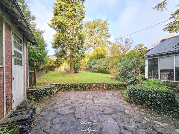 Immeuble à CHOLET, 49300 - 18 pièces 400m²
