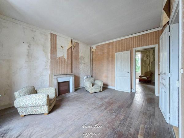 Immeuble à CHOLET, 49300 - 18 pièces 400m²