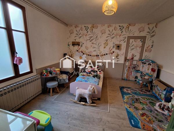 Maison en plain pied avec 3 chambres et 2 salles de bain