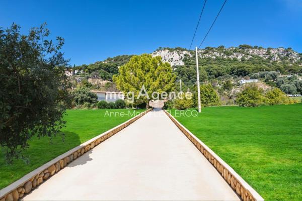 Maison à VILLEFRANCHE-SUR-MER, 06230 - 5 pièces 167m²