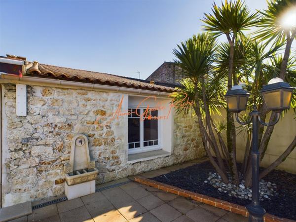 MAISON DE CHARME 186 m² , PISCINE & PRESTATIONS