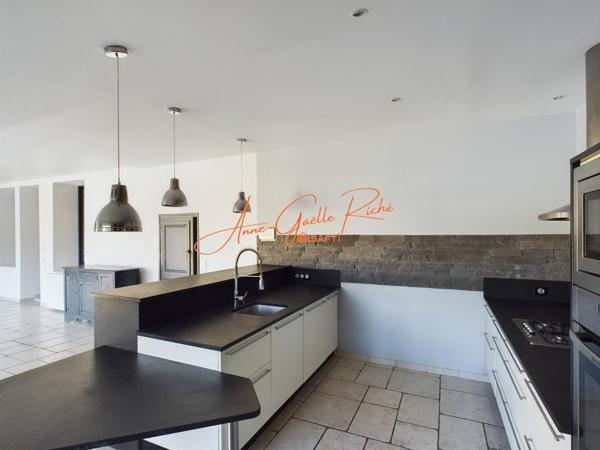 MAISON DE CHARME 186 m² , PISCINE & PRESTATIONS