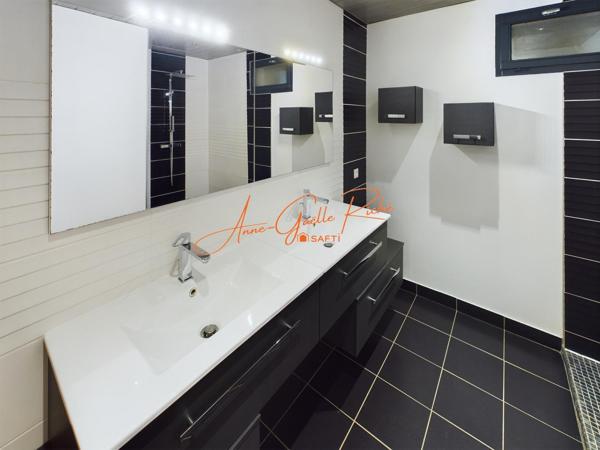 MAISON DE CHARME 186 m² , PISCINE & PRESTATIONS