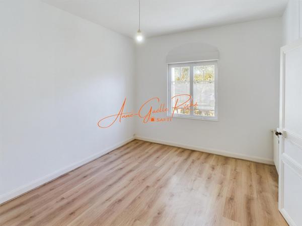 MAISON DE CHARME 186 m² , PISCINE & PRESTATIONS