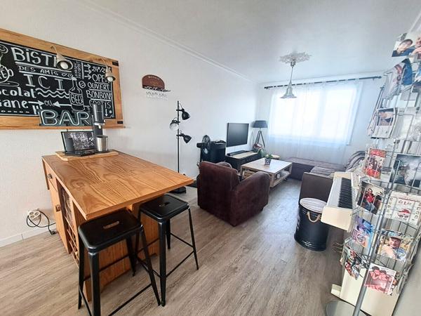 LE MANS Maison Saint-Pavin situé au calme, tramway à 10 mn, jardin, terrasse et panneux solaires