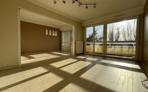 Appartement à vendre    4 pièces • 75,34 m2 Évry