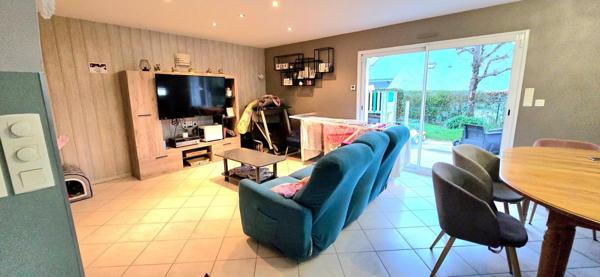 grande maison avec une dépendance et double garage