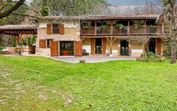 Maison à vendre    6 pièces • 220,45 m2 Moissac