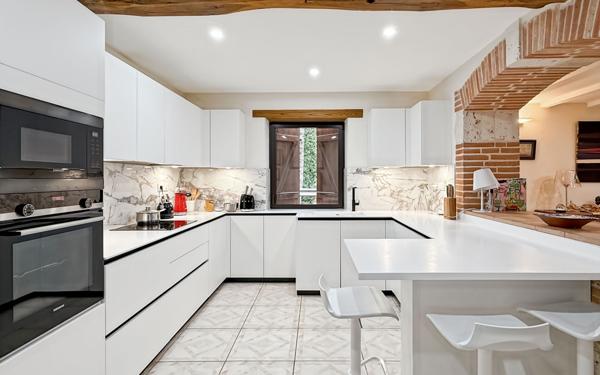 Maison à vendre    6 pièces • 220,45 m2 Moissac