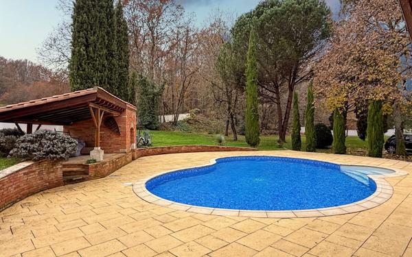 Maison à vendre    6 pièces • 220,45 m2 Moissac