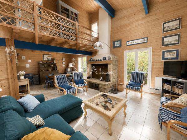 Maison familiale avec beaux volumes et dépendance