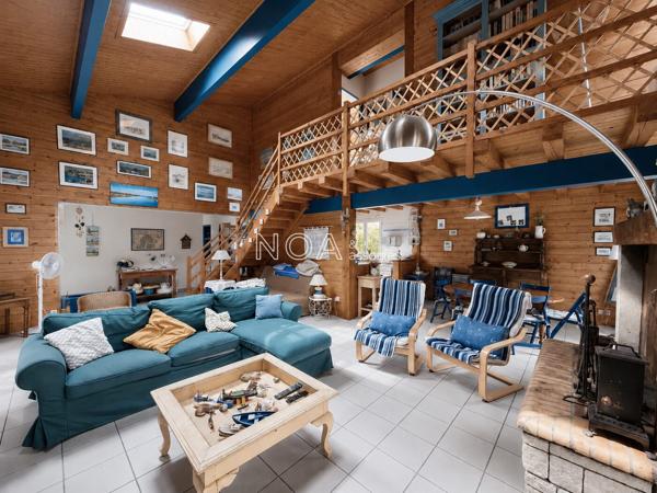 Maison familiale avec beaux volumes et dépendance