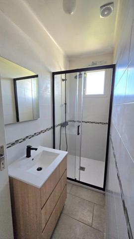 Maison individuelle de quasi plain-pied 60 m², garage et grand jardin proche commerces et commodités