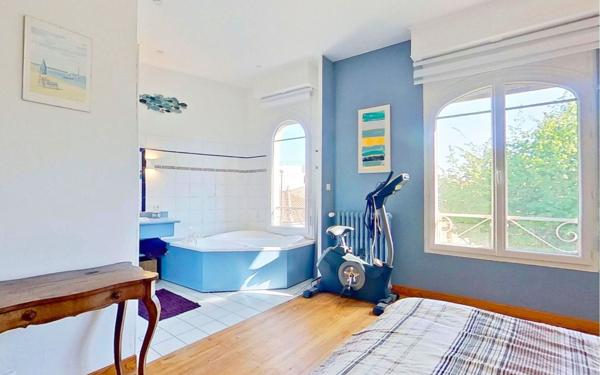Maison à vendre    6 pièces • 119,56 m2 Bordeaux