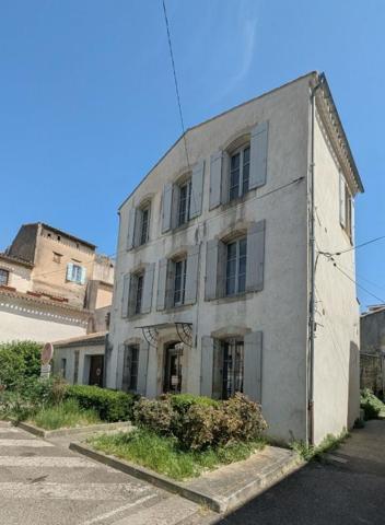 Centre ville maison T 4 avec garage et dépendance