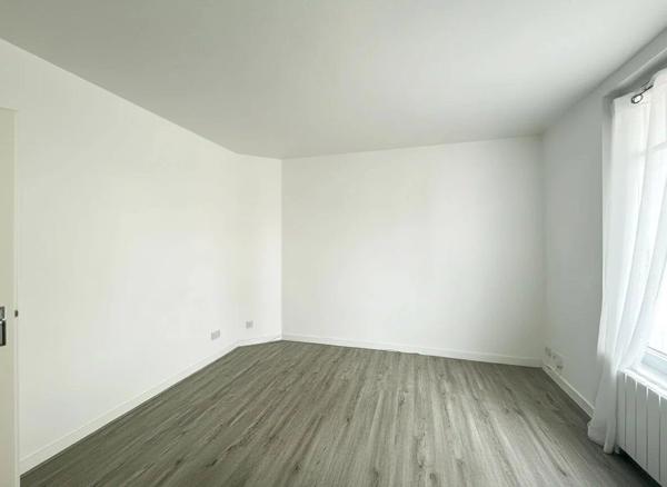 Location                                                      Appartement
                        
                     2 pièces                      36 m2                     à Mainvilliers