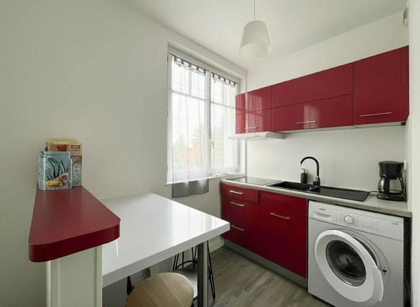 Location                                                      Appartement
                        
                     2 pièces                      36 m2                     à Mainvilliers