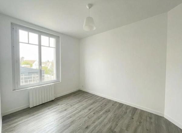 Location                                                      Appartement
                        
                     2 pièces                      36 m2                     à Mainvilliers